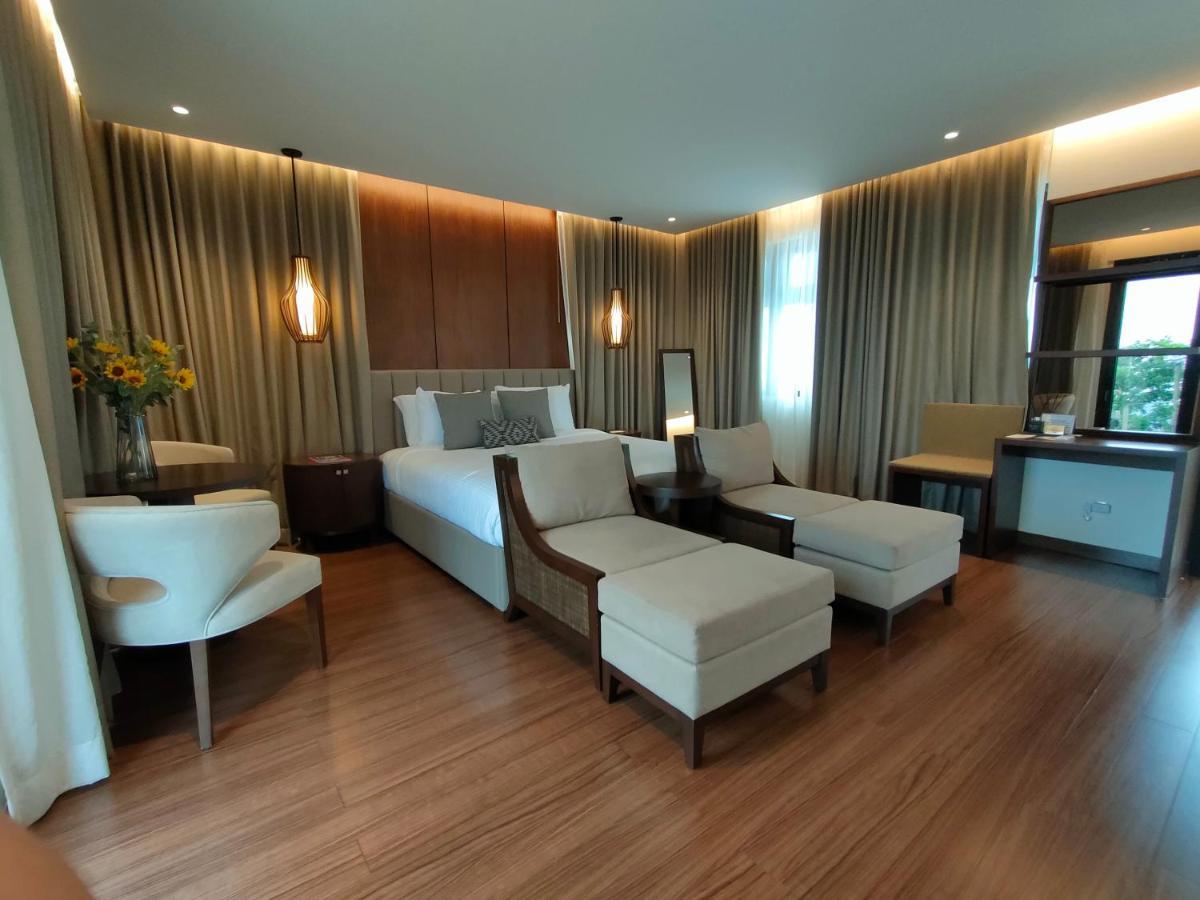 タガイタイ Girasol Tagaytay Bed & Breakfast エクステリア 写真