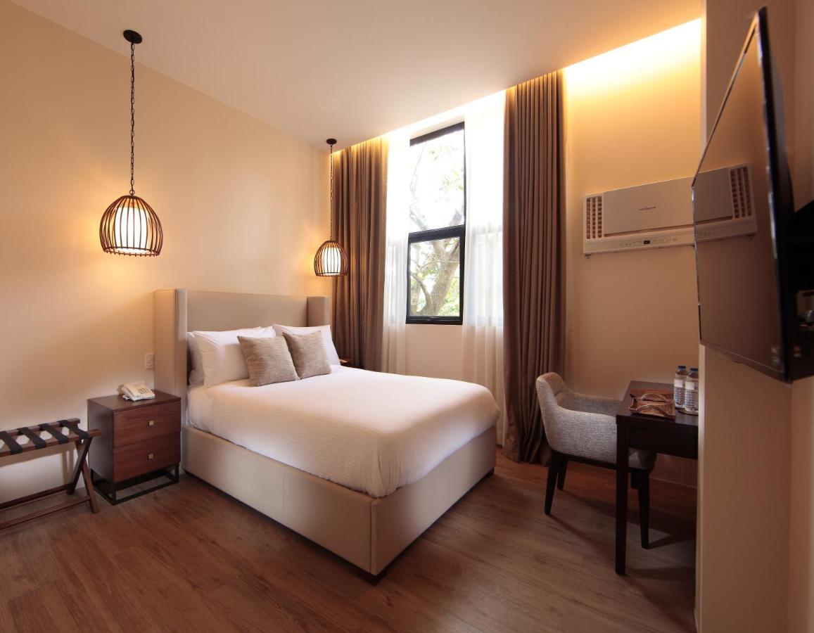 タガイタイ Girasol Tagaytay Bed & Breakfast エクステリア 写真